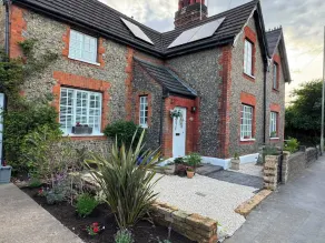 Bushey Guest House - Image 2