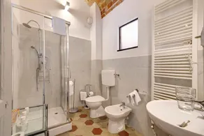 Pet-Friendly Apartment Bilocale Merlino with Mountain View & Wi-Fi - Image 2