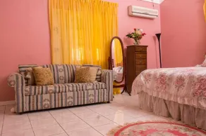 Peaceful 3 Bedroom Home 1 Min Away From The Beach - Image 5