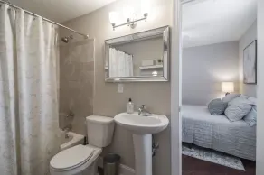 3-BD with a Wine Cellar in the Heart of Conshy - Image 3