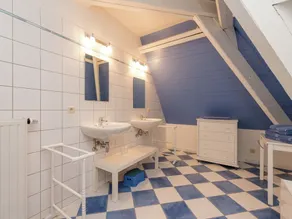 Charming, Stylish, Comfortable Mansion - Image 3