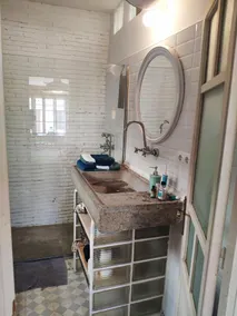 Loft LOVE, charming, cozy, comfortable, centrally located, king bed (2-4 pax). - Image 5