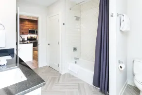 Modern condo #Self checkin #CityLife #Location #Rooftop Deck - Image 3
