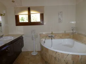Prestigious villa, classified sea and mountain view, heated swimming pool, salt water - Image 2