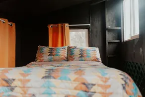 Lava Rock Camp🌋 Off-grid Treehouse - Image 5