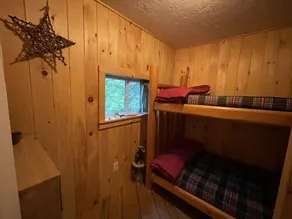 Beautiful Lakefront Cottage - Image 2