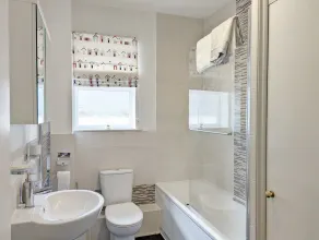 Emsdale House -  a flat that sleeps 4 guests  in 2 bedrooms - Image 4