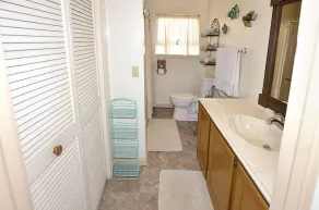 Sunburst Cottage Beachside - Image 3