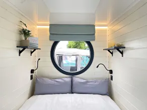 welcome on board - houseboat holidays in Hamburg  - Image 4