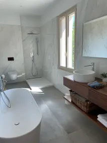 Newly renovated Maison from 1920 with 2,8 hectar private park and pool - Image 3