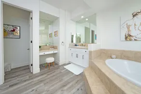 Luxurious 5BR Resort Style Home w Pool & Spa - Image 3