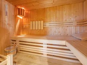 Chalet skis aux pieds avec jacuzzi et sauna - Image 3