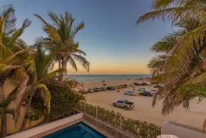 Beachfront, Private Pool, close to Downtown San Jose - Image 3