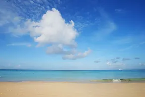 Modern 3 bedroom with pool, 5 minute walk to beach - Image 4