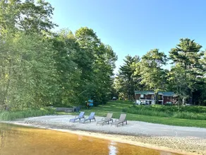 Lakeside Log Cabin - Enjoy a beautiful sugar sand beach, Fireplace - Image 4