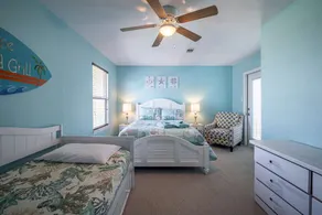 Cozy Beach Home, Short Walk to Water and Fishing Spots - Image 3