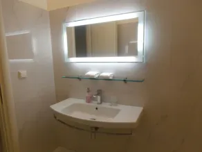 Family villa for four with one bathroom, sea view, communal pool, breakfast - Image 2