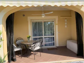 Geräumig, luftig moderne Wohnung im Erdgeschoss mit privater Terrasse und Garten - Image 5