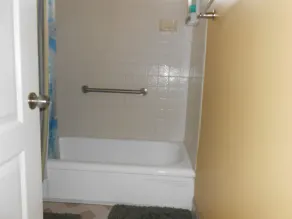 2 Miles Burbank Airport/7 Miles Universal/ Studios/N Hollywood. Cozy Room - Image 2