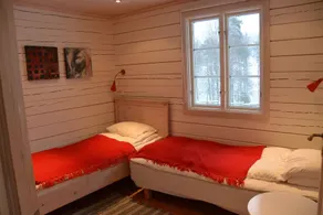 Familjevänlig timmerstuga med bastu bad och fiskesjö. - Image 5