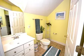 Bright, sjovt 5-værelses rækkehus i eksklusivt gated community med gratis WiFi, en indendørs / udendørs pool, private bayside strande, en restaurant og meget mere! - Image 2