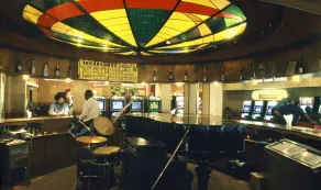 Royal Court Hotel - Image 2