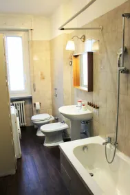 Apartment for 4 guests, quiet and equipped, 15 minutes by tram from the center - Image 2