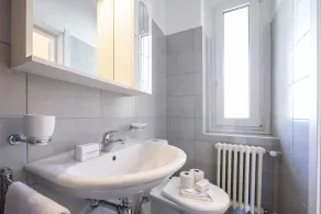 Casa Palma - Family Apartment with Parking, Lugano, Switzerland - Image 3