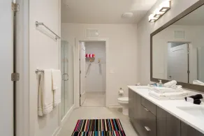 S1bd Serviced 1-br w Full Kitchen in Walkable Neighborhood - Image 5