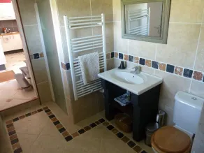 Ideal  \"Pied à Terre\" for couple or small family without need  for swimming pool - Image 2