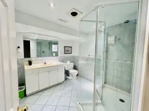 Waterfront Sunrise bungalow w/Swimming Pool - Image 5