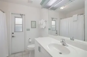 Beachfront 2 Bedroom Condo on Casey Key - Image 4
