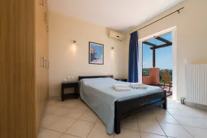 Beautiful five bedroom villa with sea views and pool in Kefalonia - Image 5