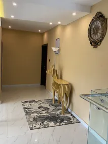 Sleek Luxury Townhomes(#3 bedroom) - Image 3