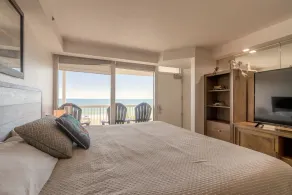 Beautiful one bedroom oceanfront condo - Image 5