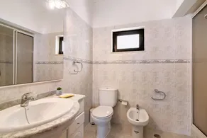 Villa 'Luísa Galé' con piscina privata, Wi-Fi e aria condizionata - Image 3