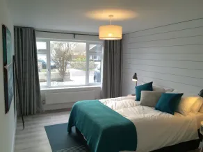 Luxury Beach House in The Witterings with Hot Tub - Image 2