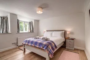 Meadow Cottage | Oxfordshire  Holiday Let | 4 Beds & Sleeps 8 - Image 4