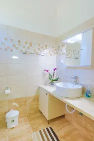 Fran Apartments - Image 4