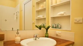 Quince Cottage - scenic escape with spa - Image 4