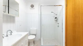 Unit 2 12 Ballingalla Apartments - Image 2