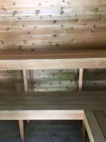 Cottage with hot tub and sauna - Image 2