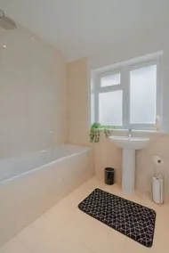 3BR Putney Home London Sleeps 8 Winter Deal - Image 3