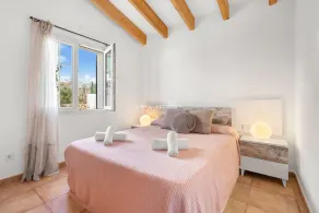 Modern villa with private pool, AC, WIFI, sleeps 6, 10 min to beach and centre - Image 5