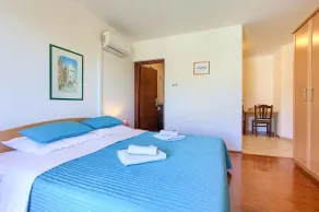 Studio 100 m from the beach - Image 5