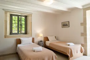 La villa architettonica di pietra, in locazione perfetta per esplorare l'isola - Image 4