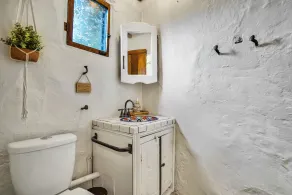 Private Romantic Escape, Hidden Gem w/ Hot Tub, and Waterfall - Image 3