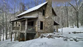 Eli Reeves Cabin presso Hobbyknob Farm - Capanna di tronchi del 1820 autenticamente restaurata - Image 3
