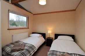 Shore front location, private beach, Loch Fyne, Argyll. Sleeps 6 - Image 5