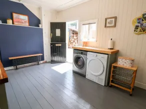 MELBECKS, family friendly, character holiday cottage in Abergele - Image 2